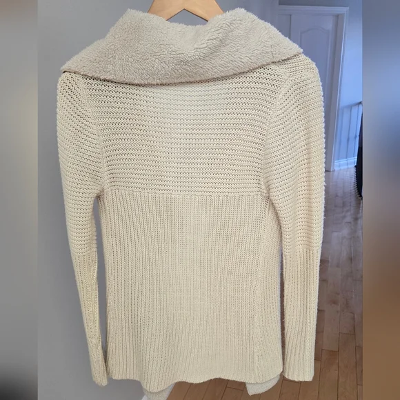 Seven Sisters Cardigan - Picture 3 of 9